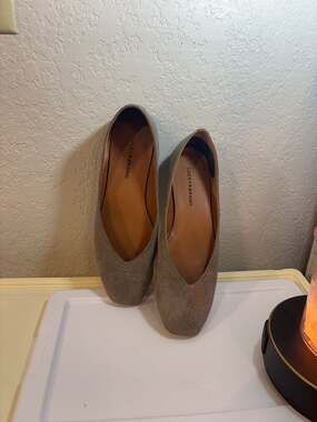 Sh3: Lucky Brand LK-Alba Gray Suede Ballet Flats Size 6.5M comfortable